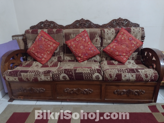 সোফা সেট টেবিল সহ